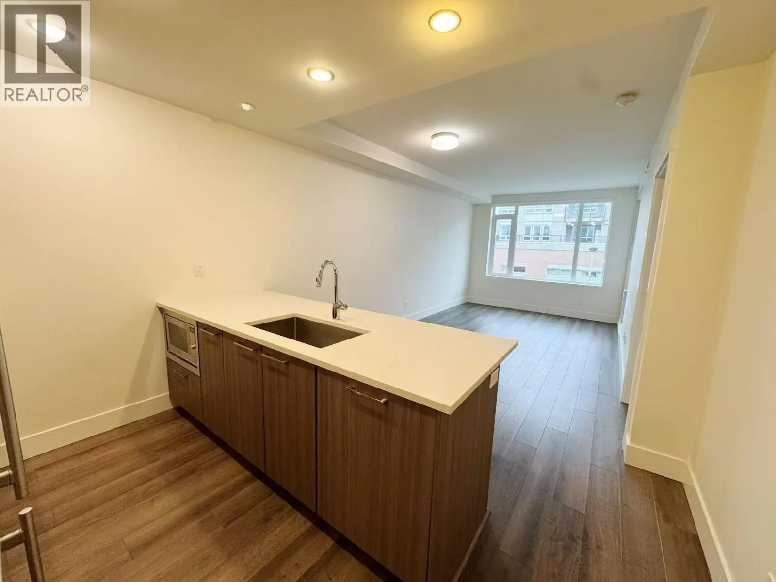 318 10788 NO. 5 ROAD