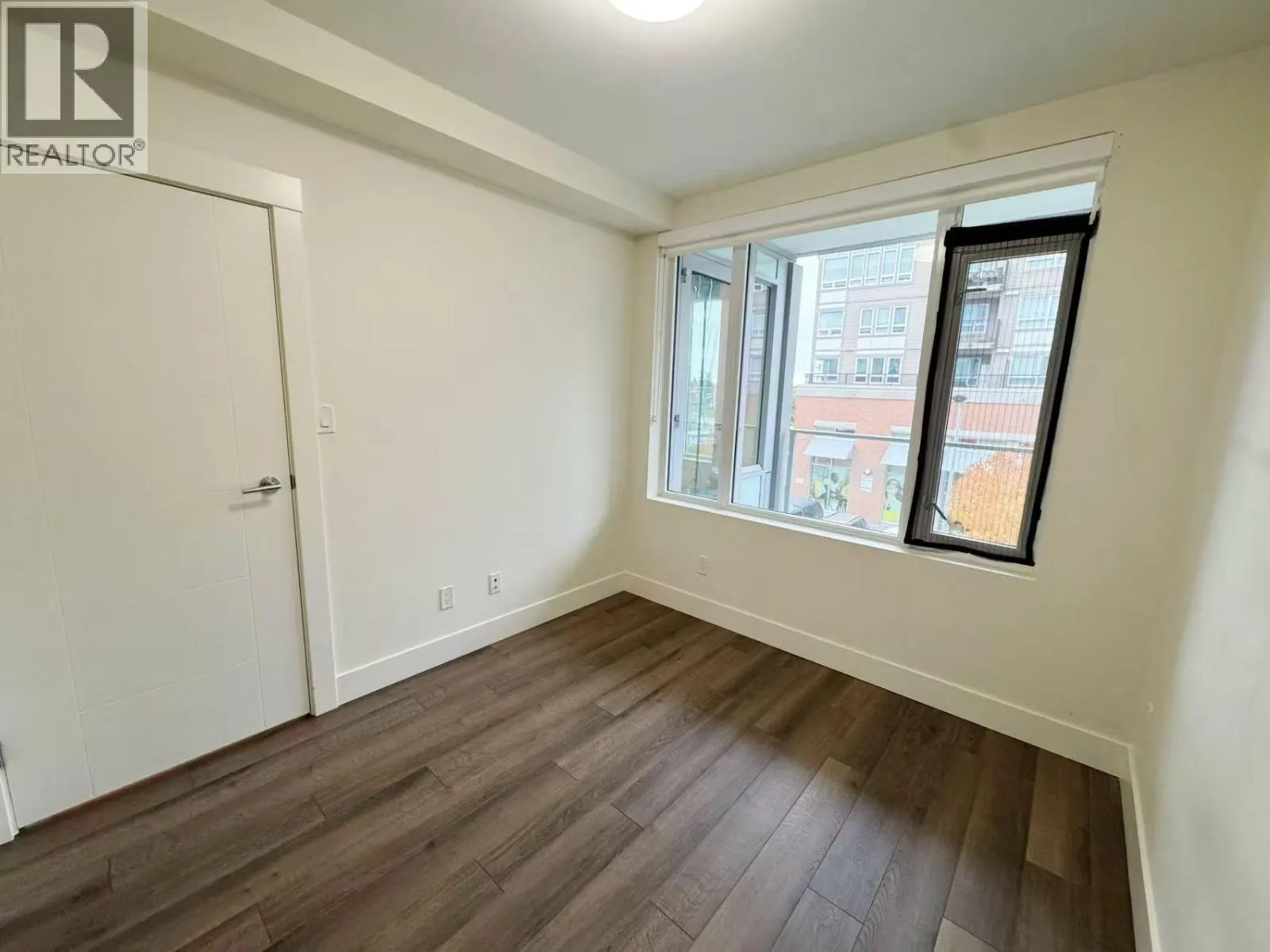 318 10788 NO. 5 ROAD