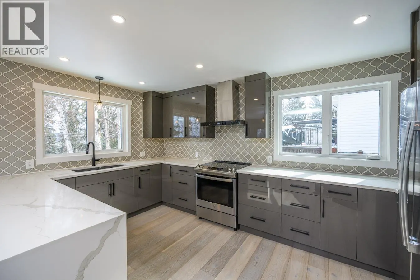 2502 LAURENTIAN PLACE