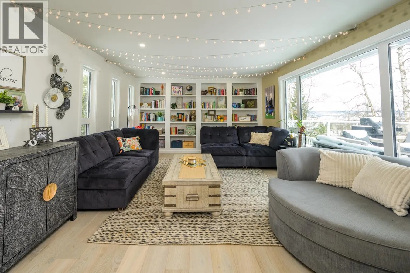 2502 LAURENTIAN PLACE