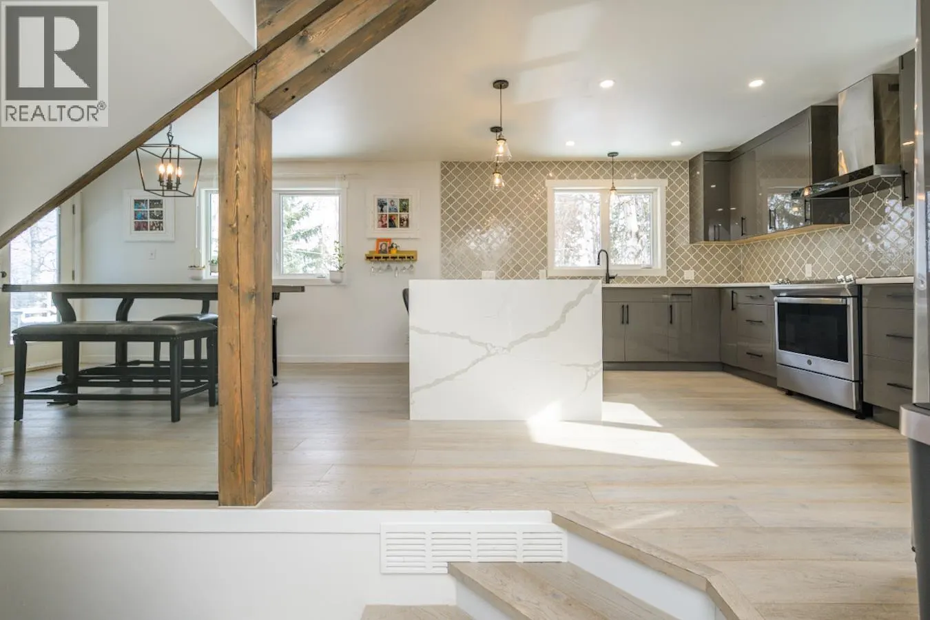 2502 LAURENTIAN PLACE