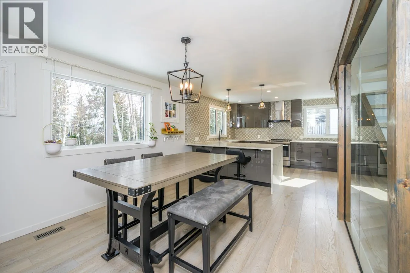 2502 LAURENTIAN PLACE