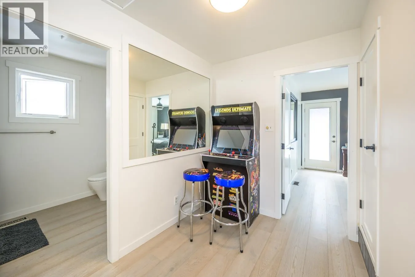 2502 LAURENTIAN PLACE