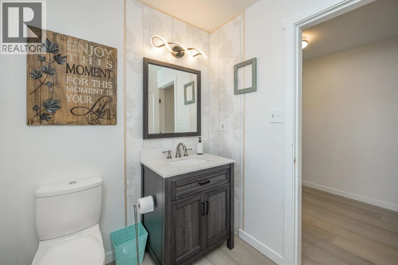 2502 LAURENTIAN PLACE