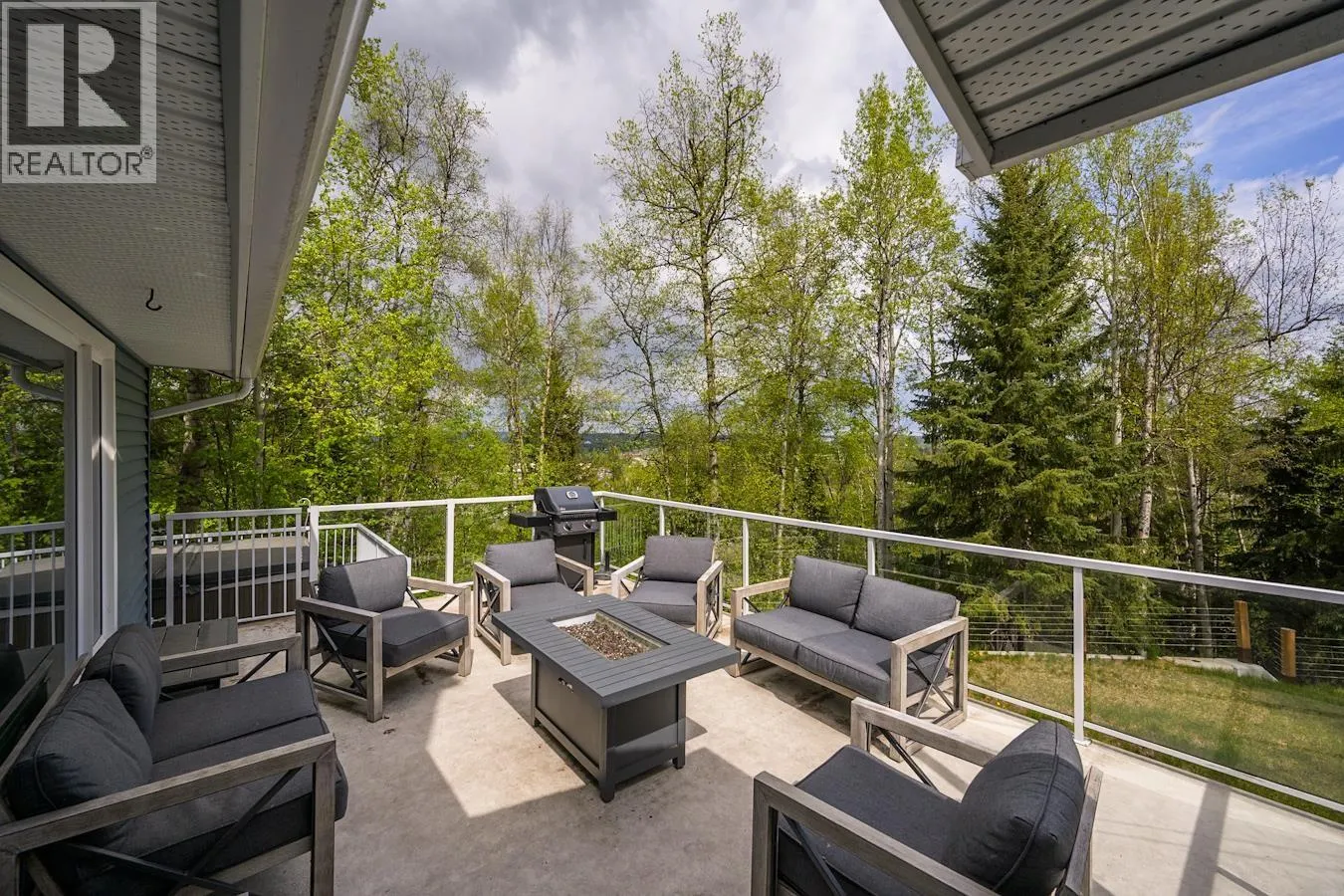 2502 LAURENTIAN PLACE