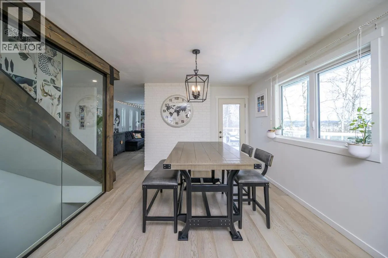 2502 LAURENTIAN PLACE