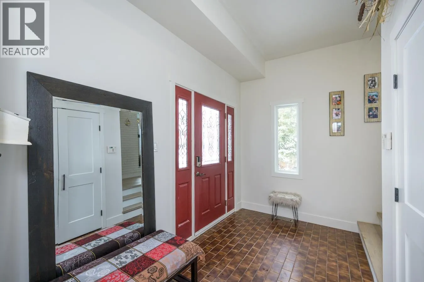 2502 LAURENTIAN PLACE