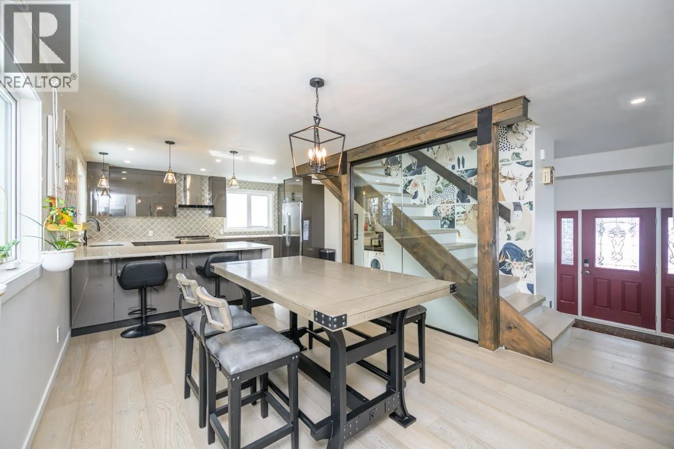 2502 LAURENTIAN PLACE