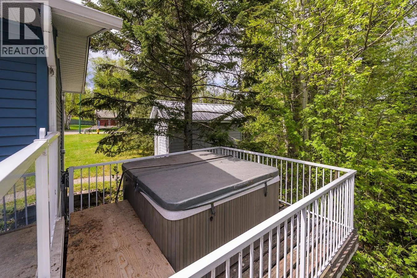 2502 LAURENTIAN PLACE