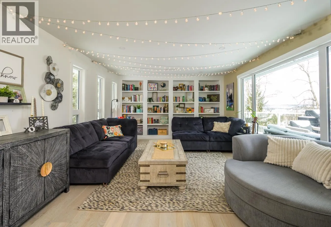 2502 LAURENTIAN PLACE