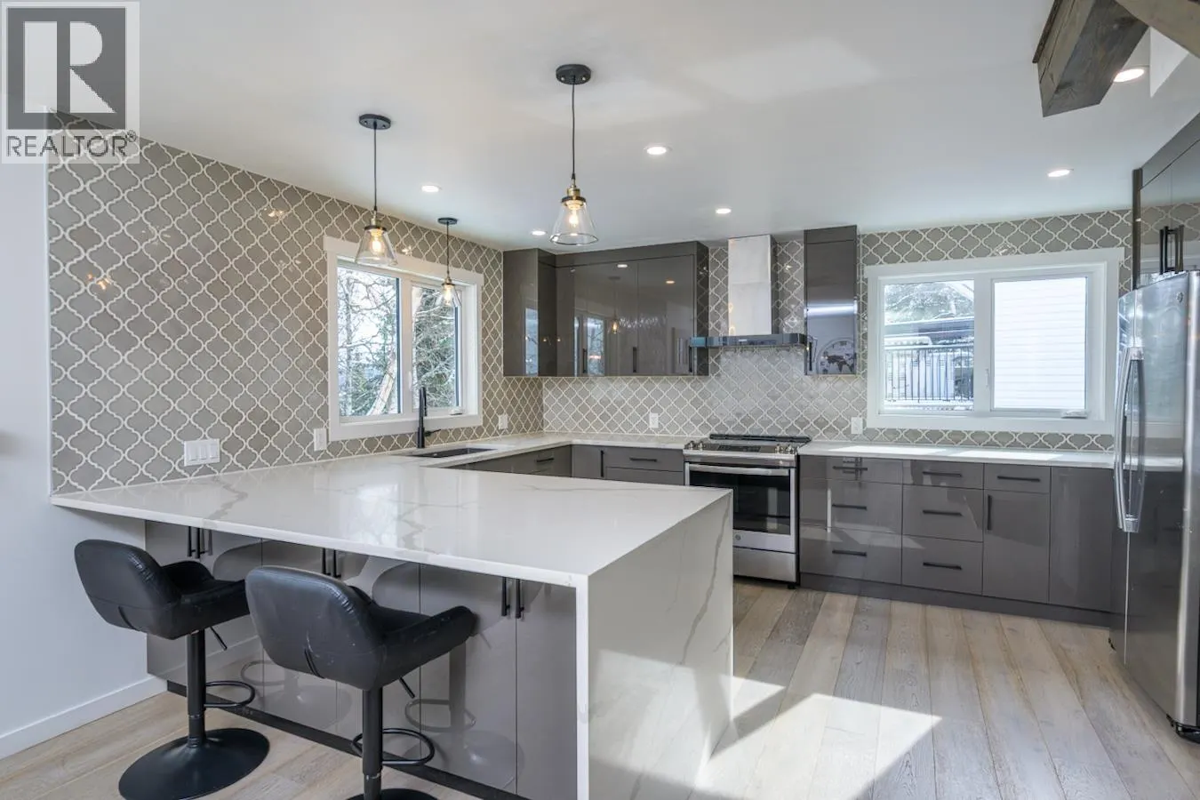 2502 LAURENTIAN PLACE