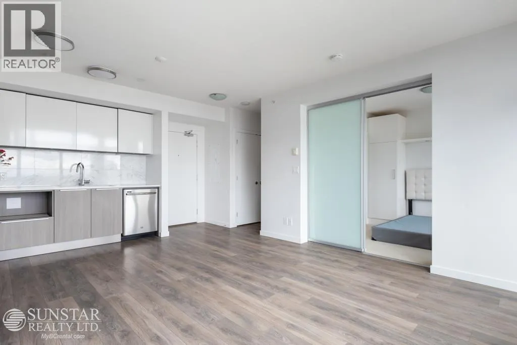 903 6461 TELFORD AVENUE