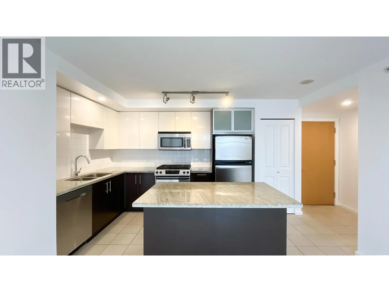 708 2289 YUKON CRESCENT