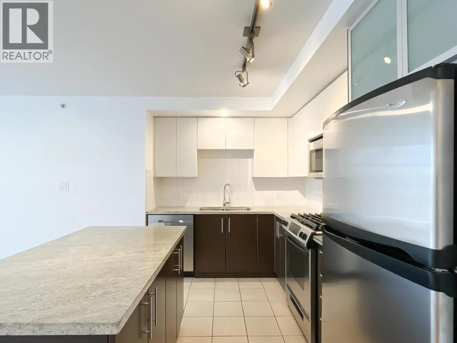 708 2289 YUKON CRESCENT