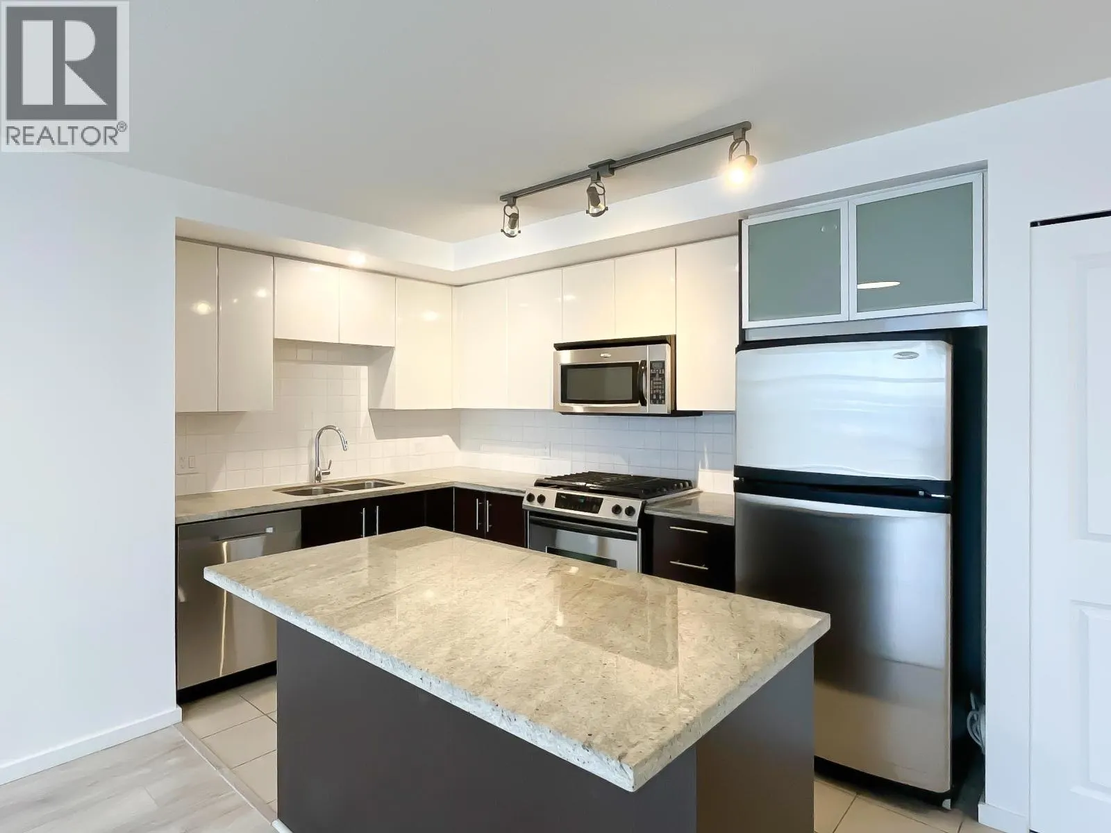 708 2289 YUKON CRESCENT