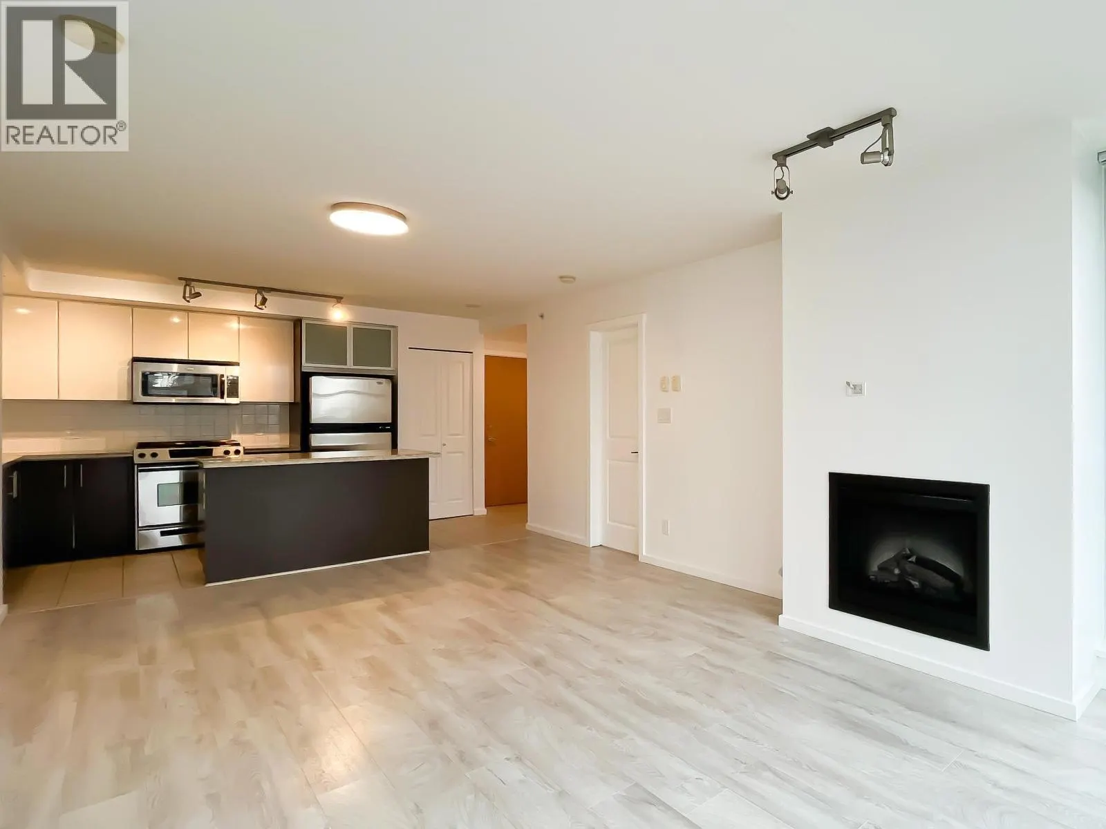 708 2289 YUKON CRESCENT