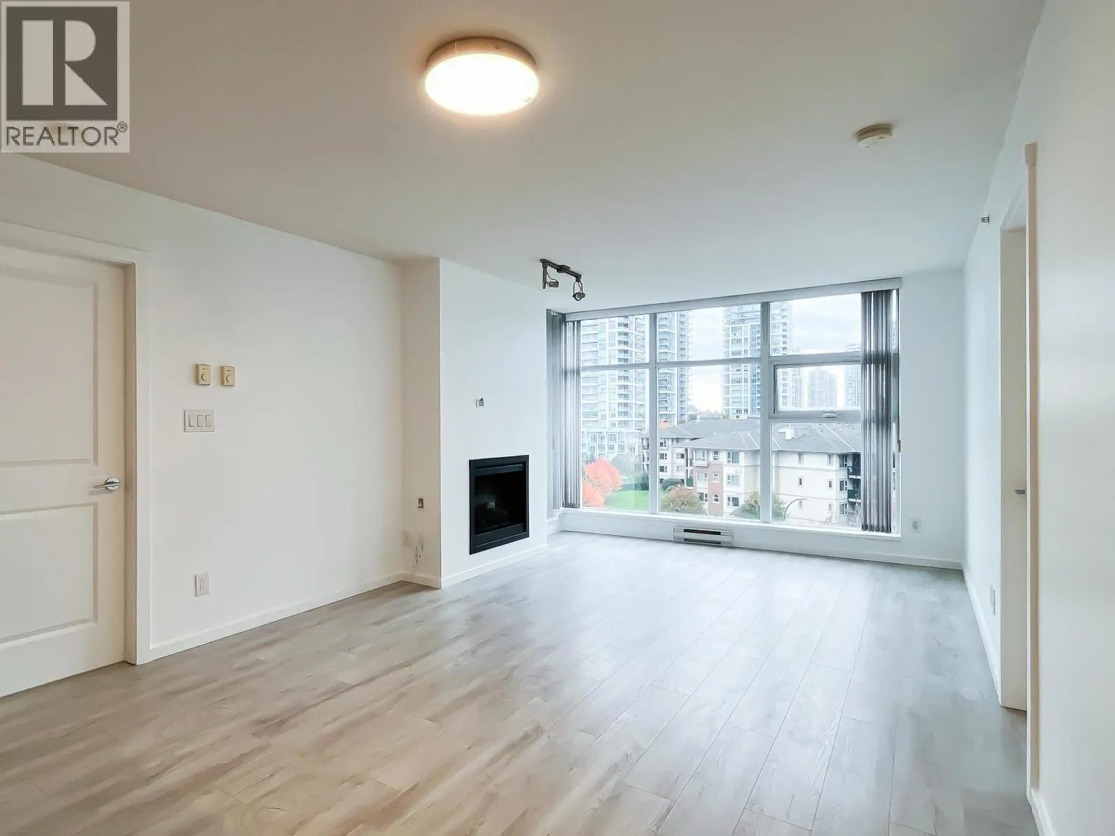 708 2289 YUKON CRESCENT