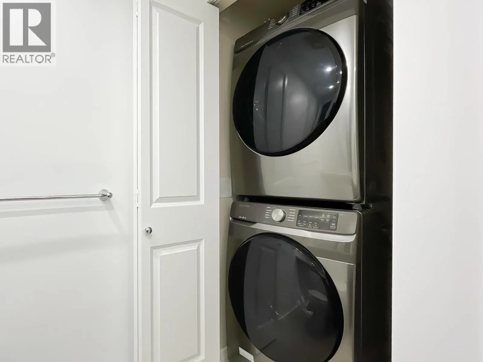 708 2289 YUKON CRESCENT