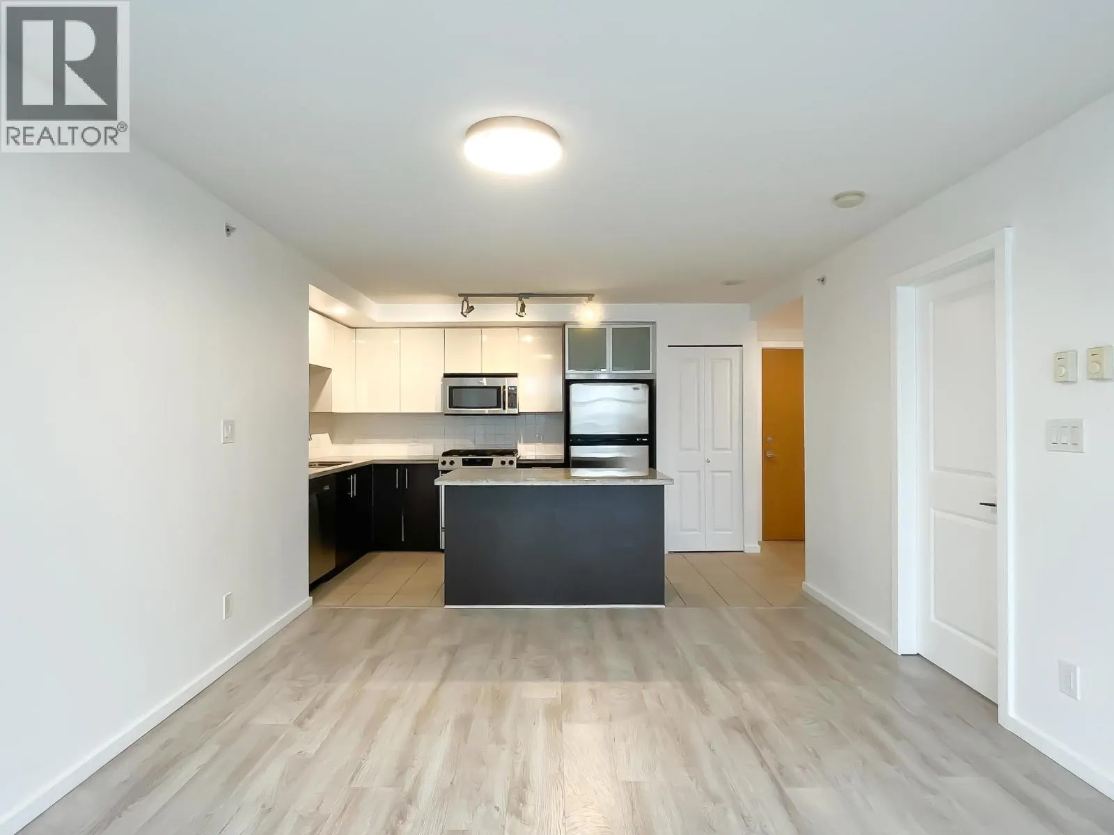 708 2289 YUKON CRESCENT