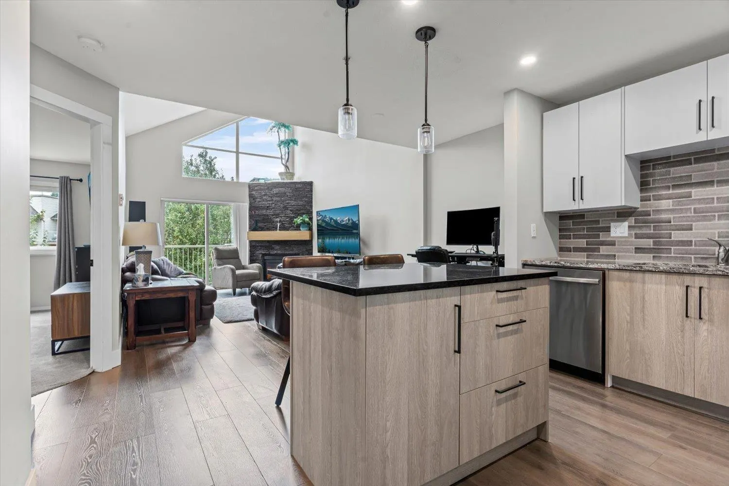 414 33478 ROBERTS AVENUE