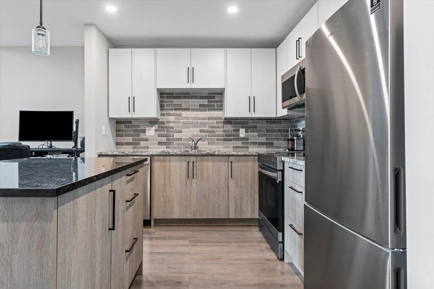 414 33478 ROBERTS AVENUE