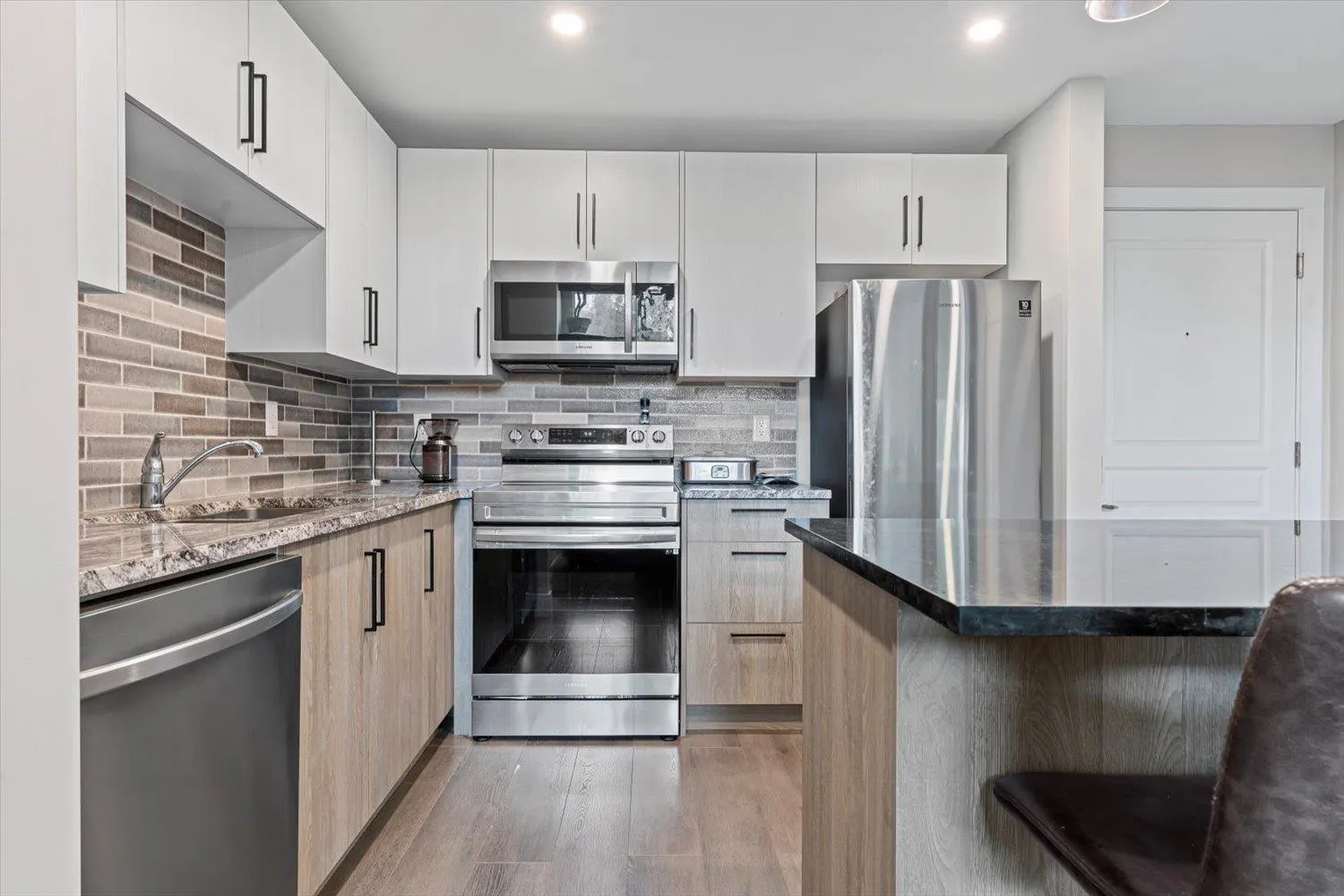 414 33478 ROBERTS AVENUE