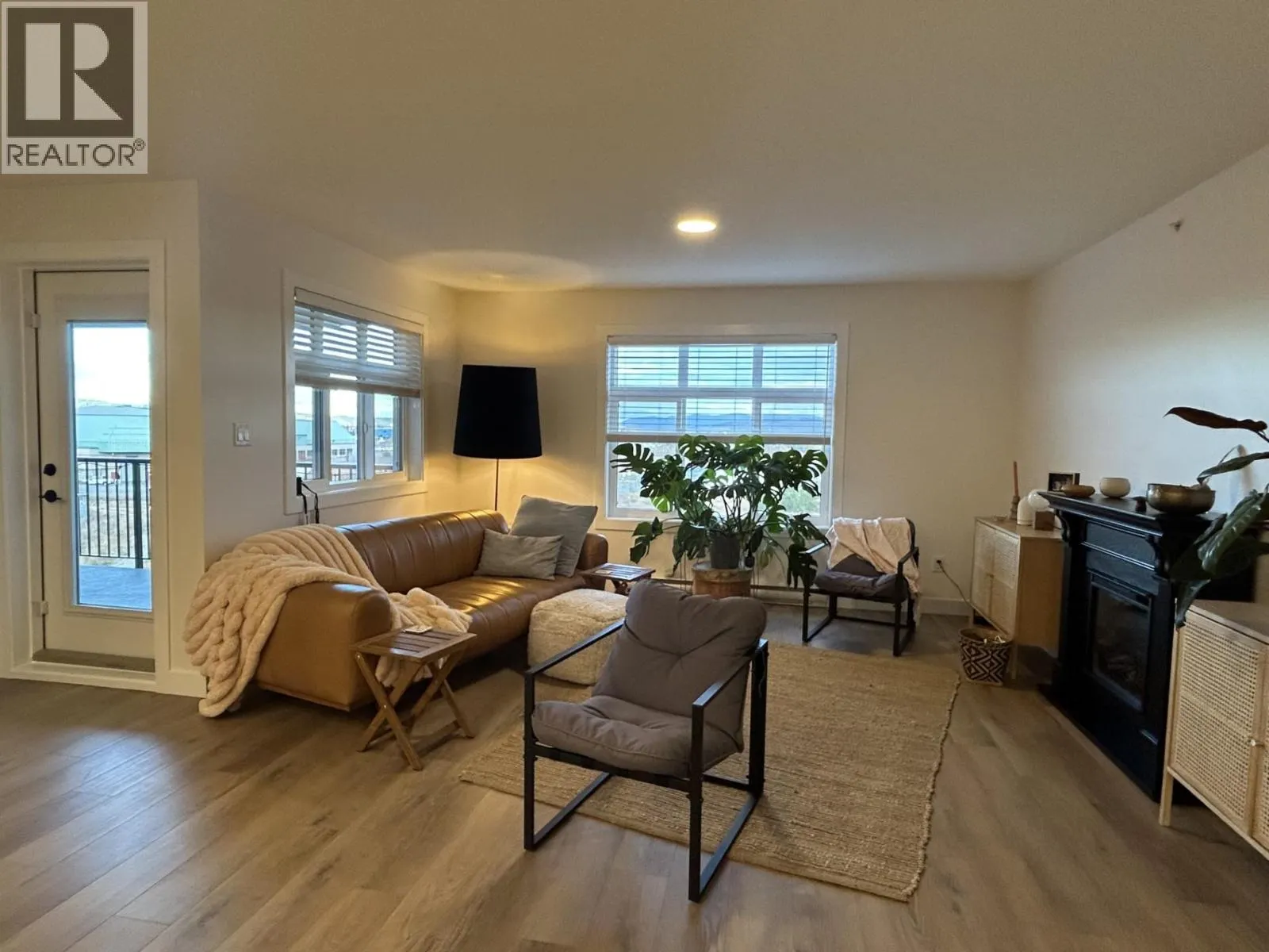 408 4278 22ND AVENUE