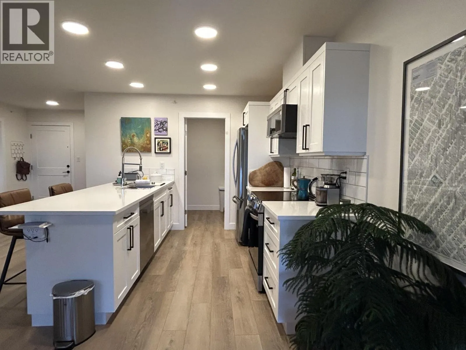 408 4278 22ND AVENUE