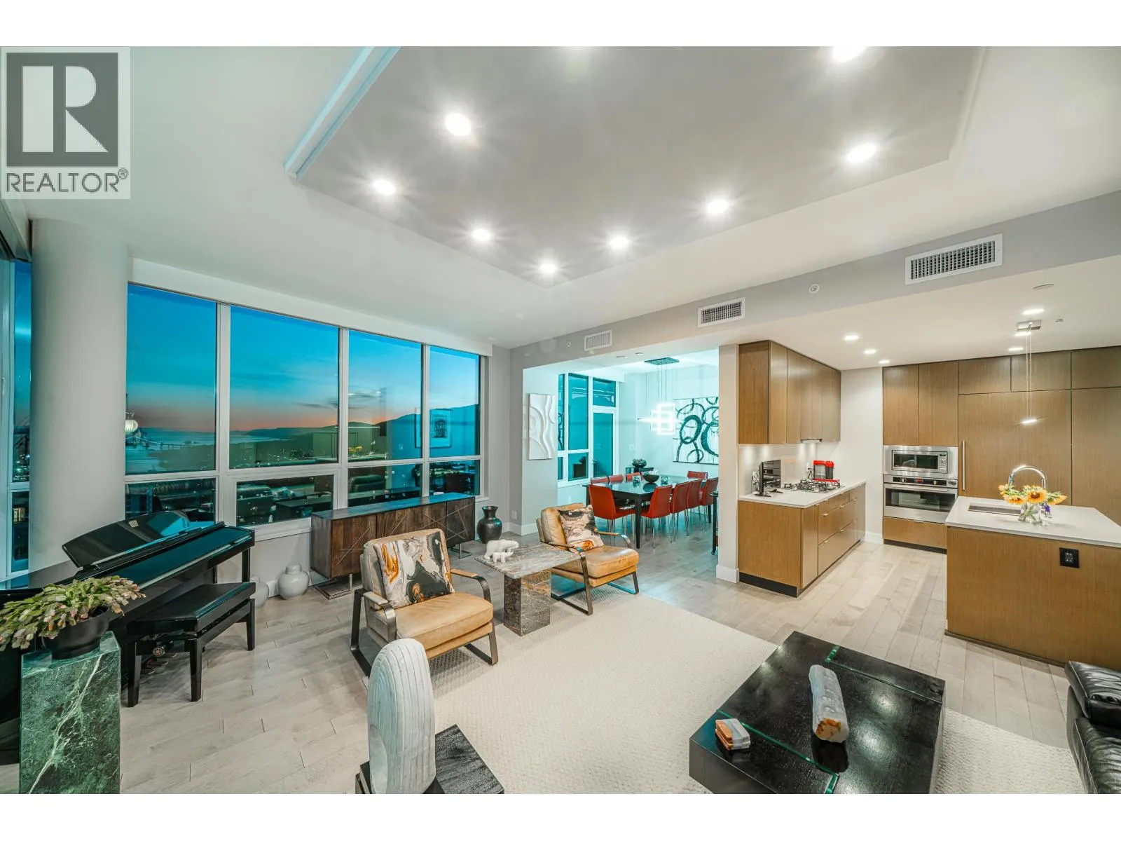 2302 125 E 14TH STREET