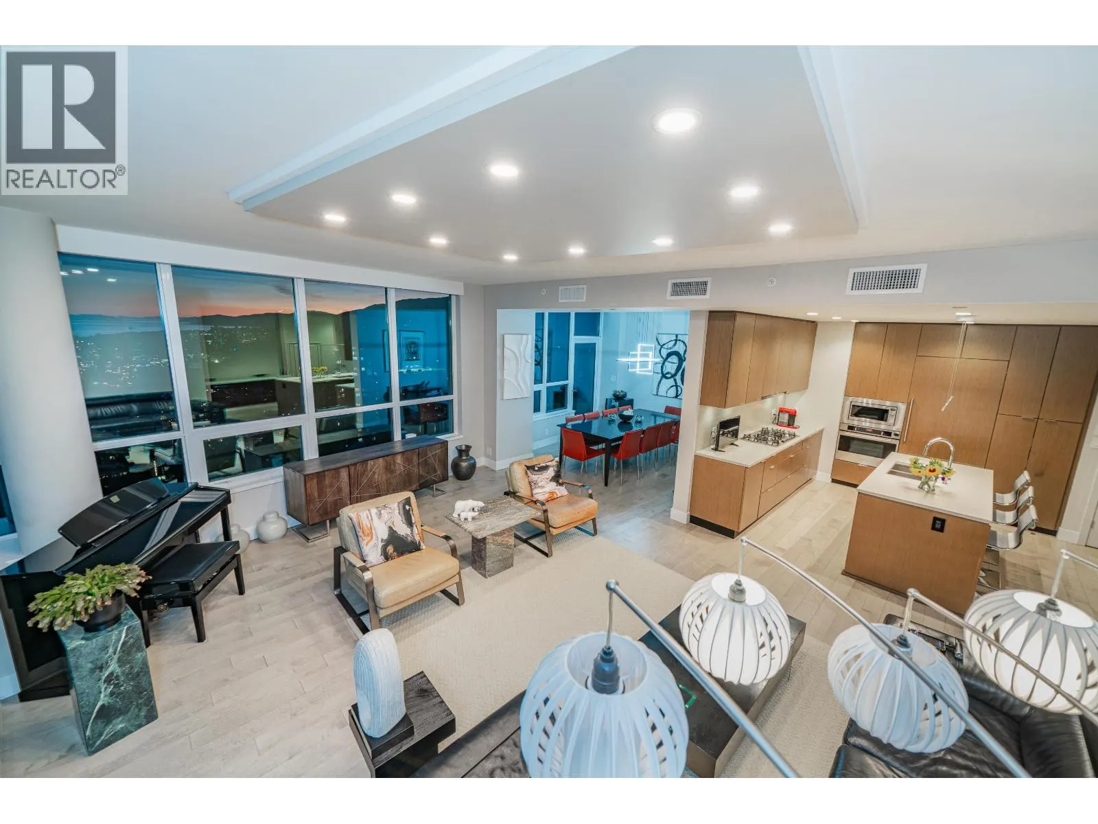 2302 125 E 14TH STREET