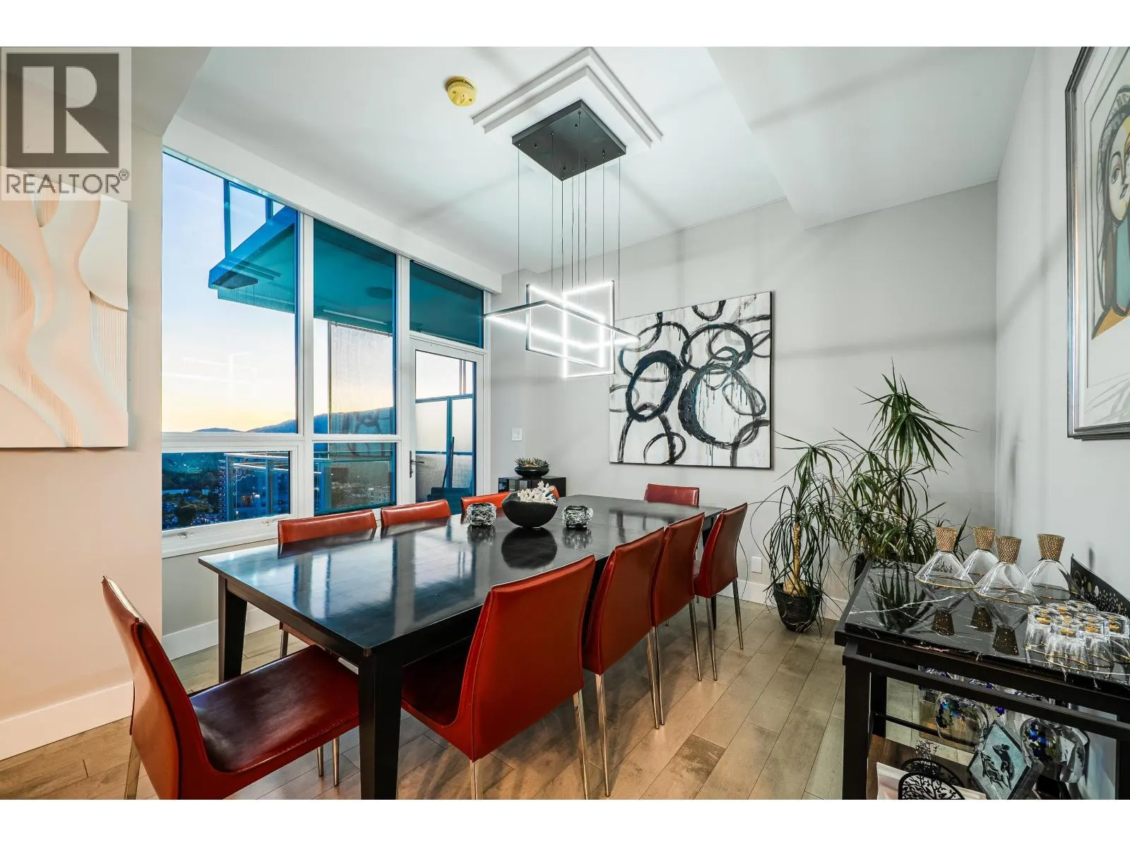 2302 125 E 14TH STREET