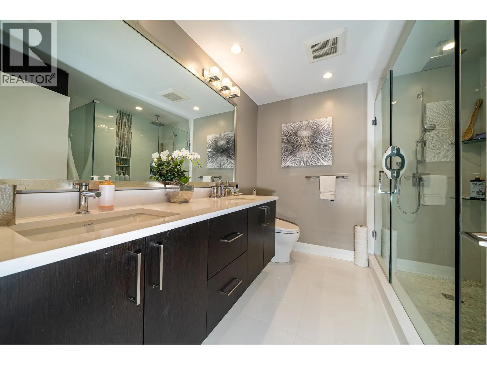 2302 125 E 14TH STREET