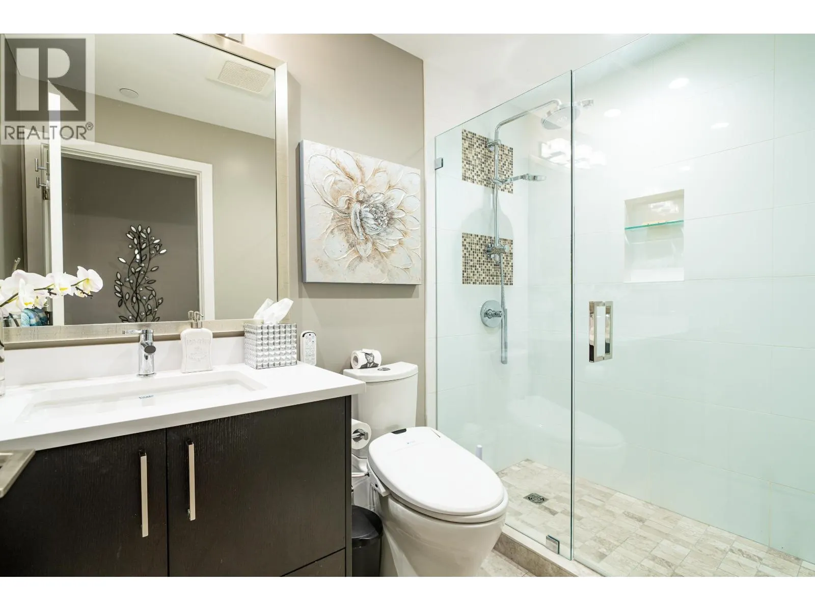 2302 125 E 14TH STREET