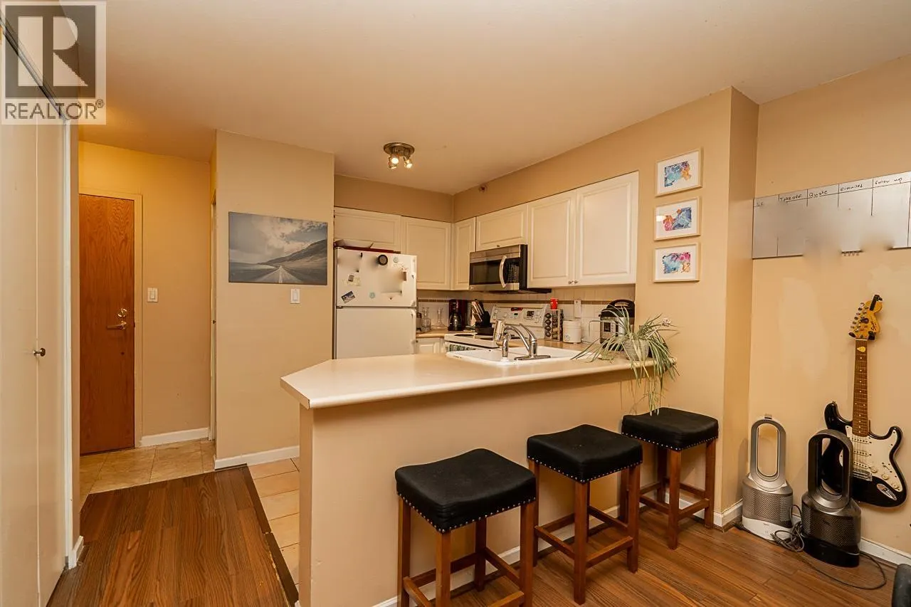 807 488 HELMCKEN STREET