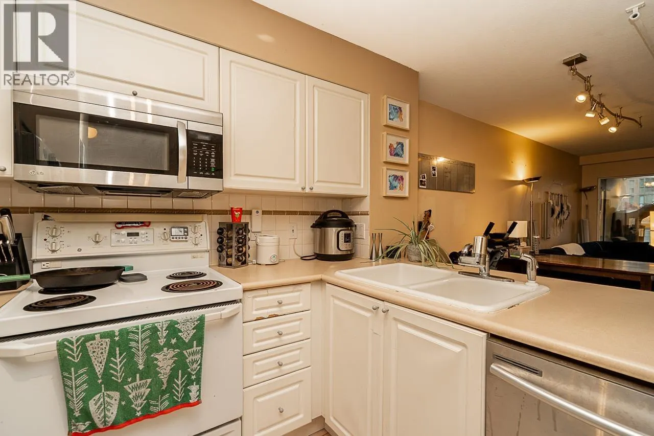 807 488 HELMCKEN STREET