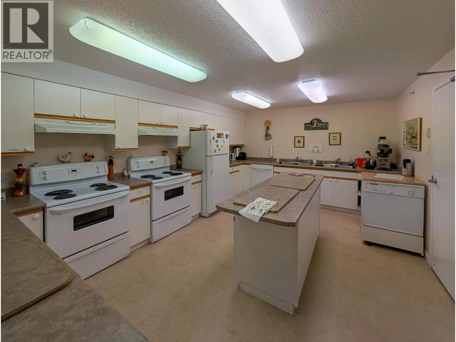 403 2911 FERRY AVENUE