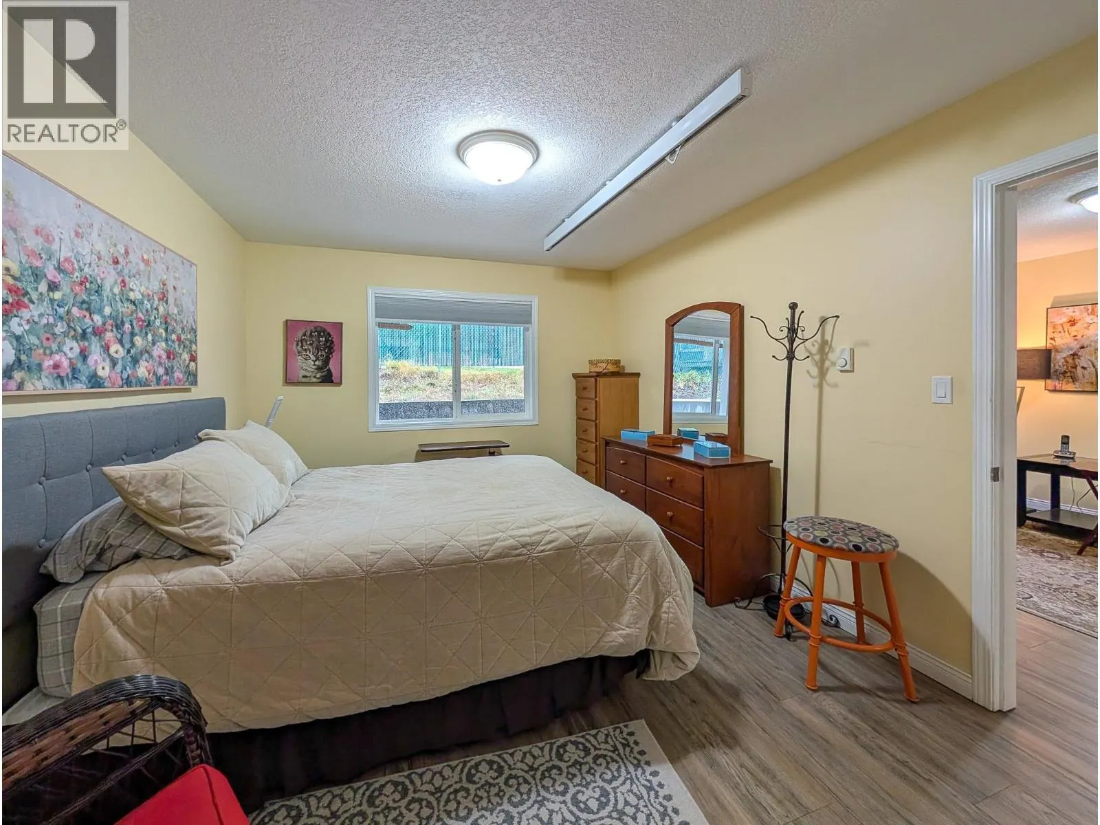 403 2911 FERRY AVENUE