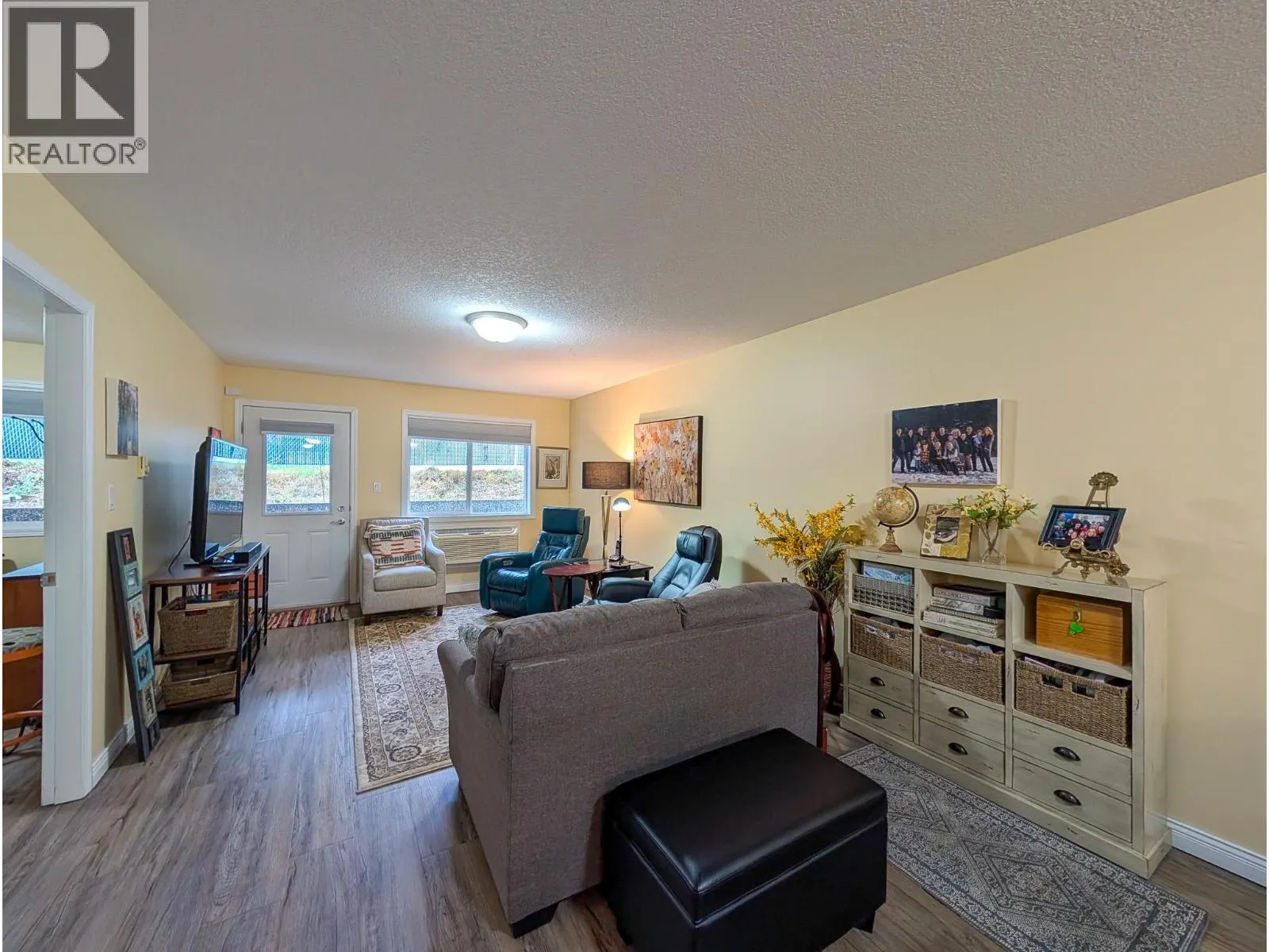 403 2911 FERRY AVENUE