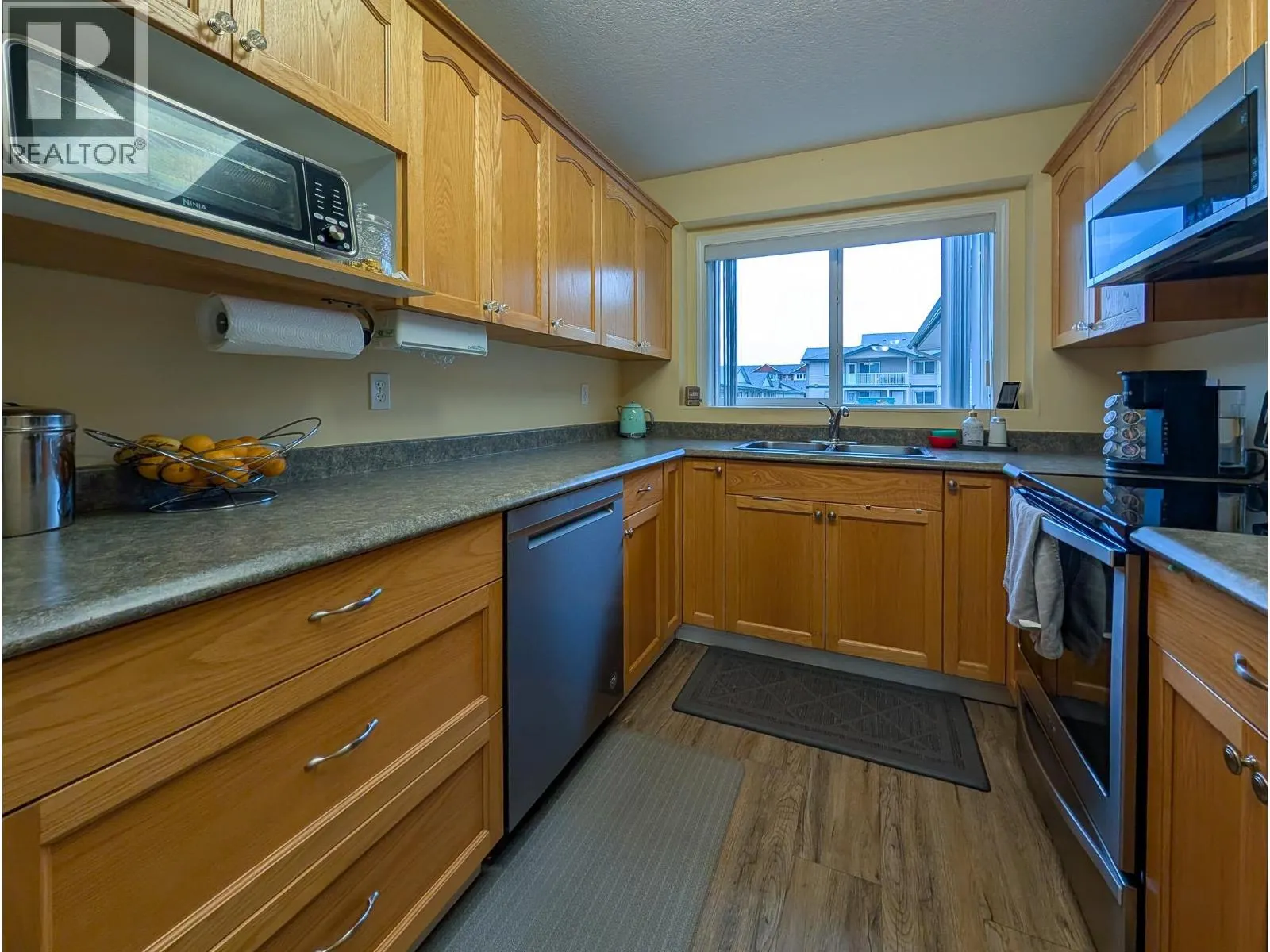 403 2911 FERRY AVENUE