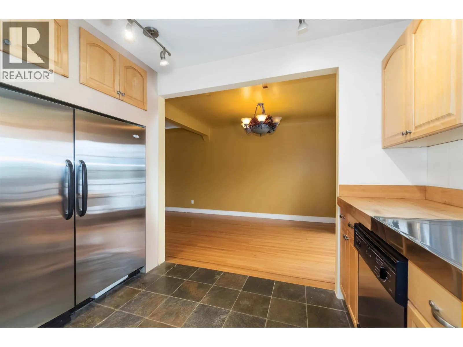 4037 NITHSDALE STREET