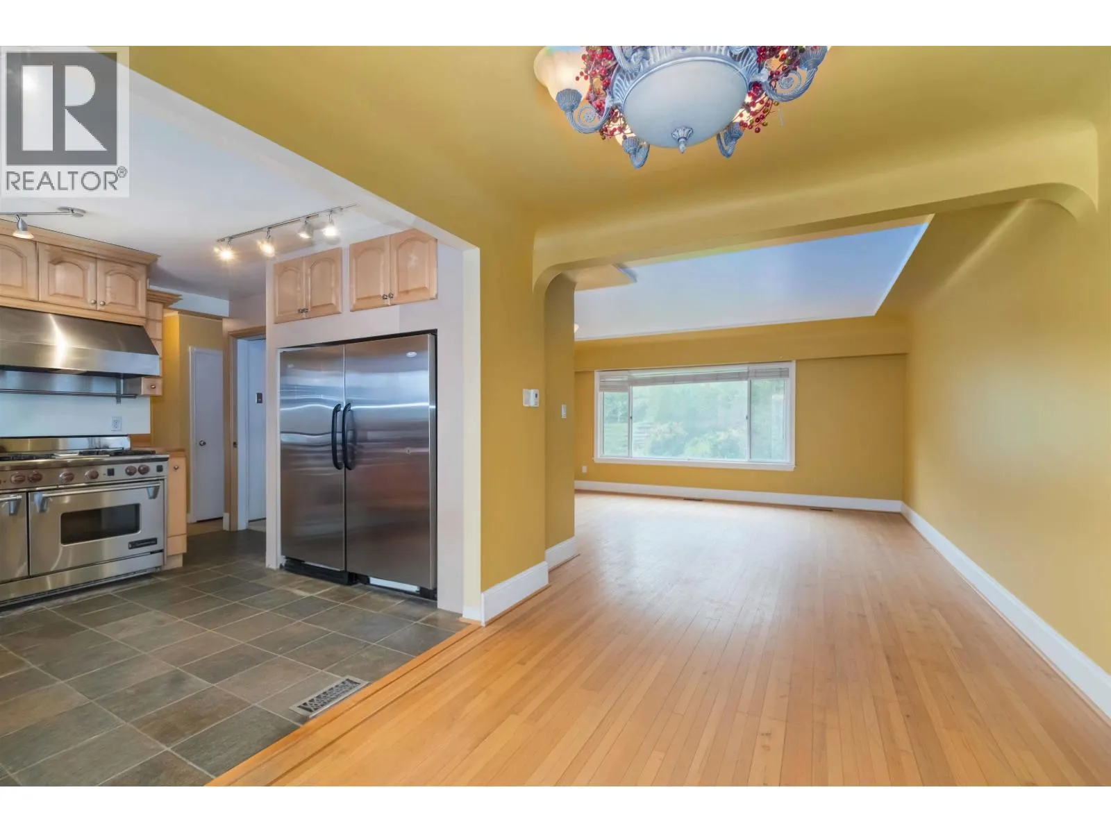 4037 NITHSDALE STREET