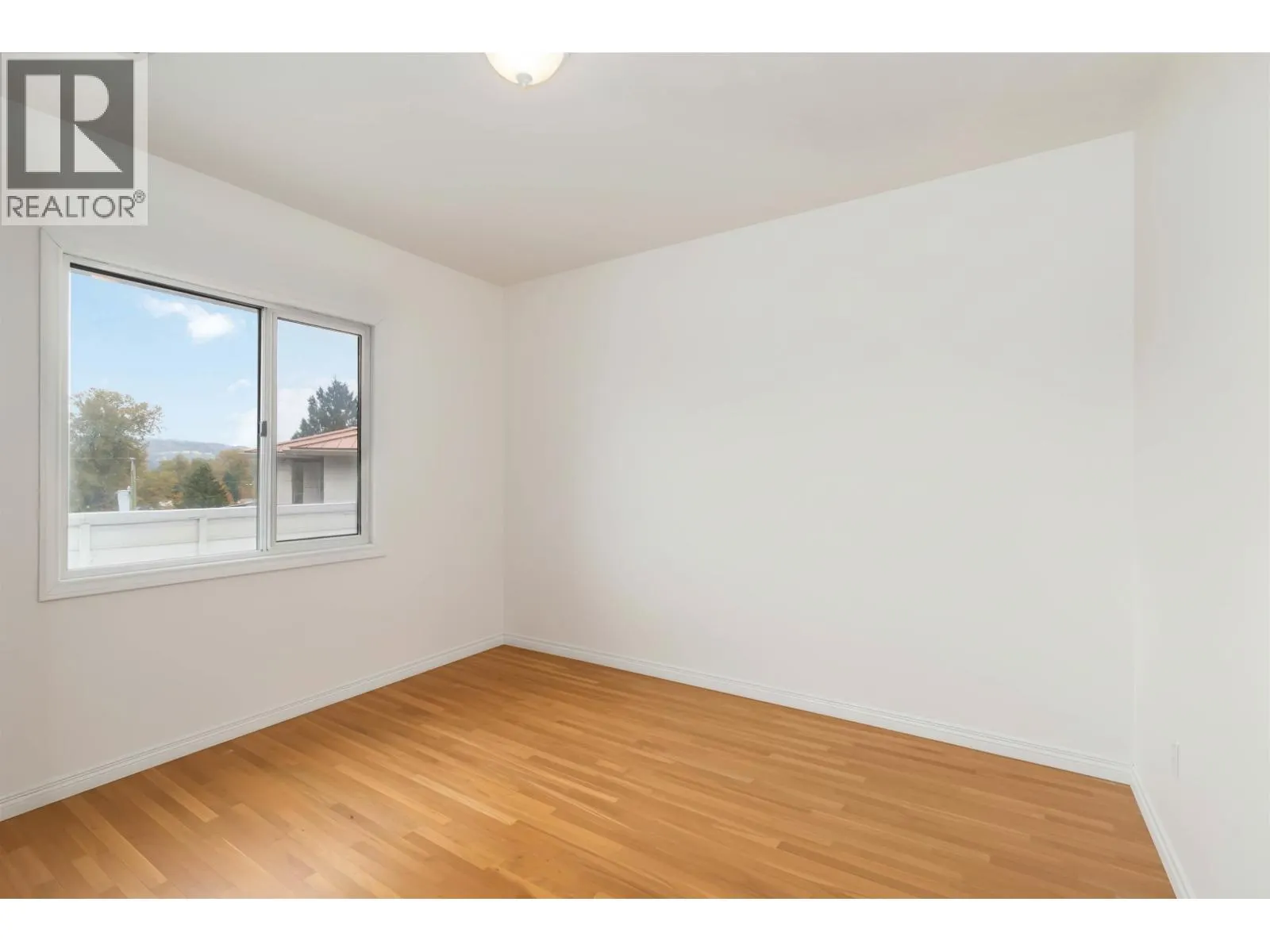 4037 NITHSDALE STREET