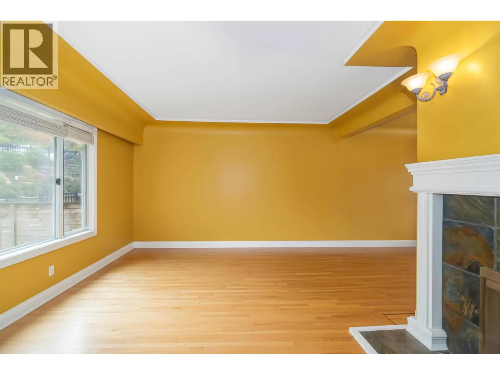 4037 NITHSDALE STREET