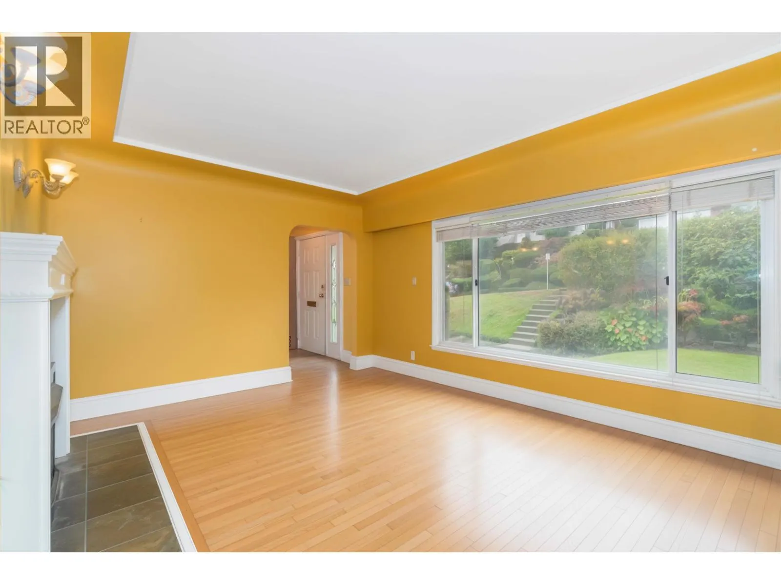 4037 NITHSDALE STREET