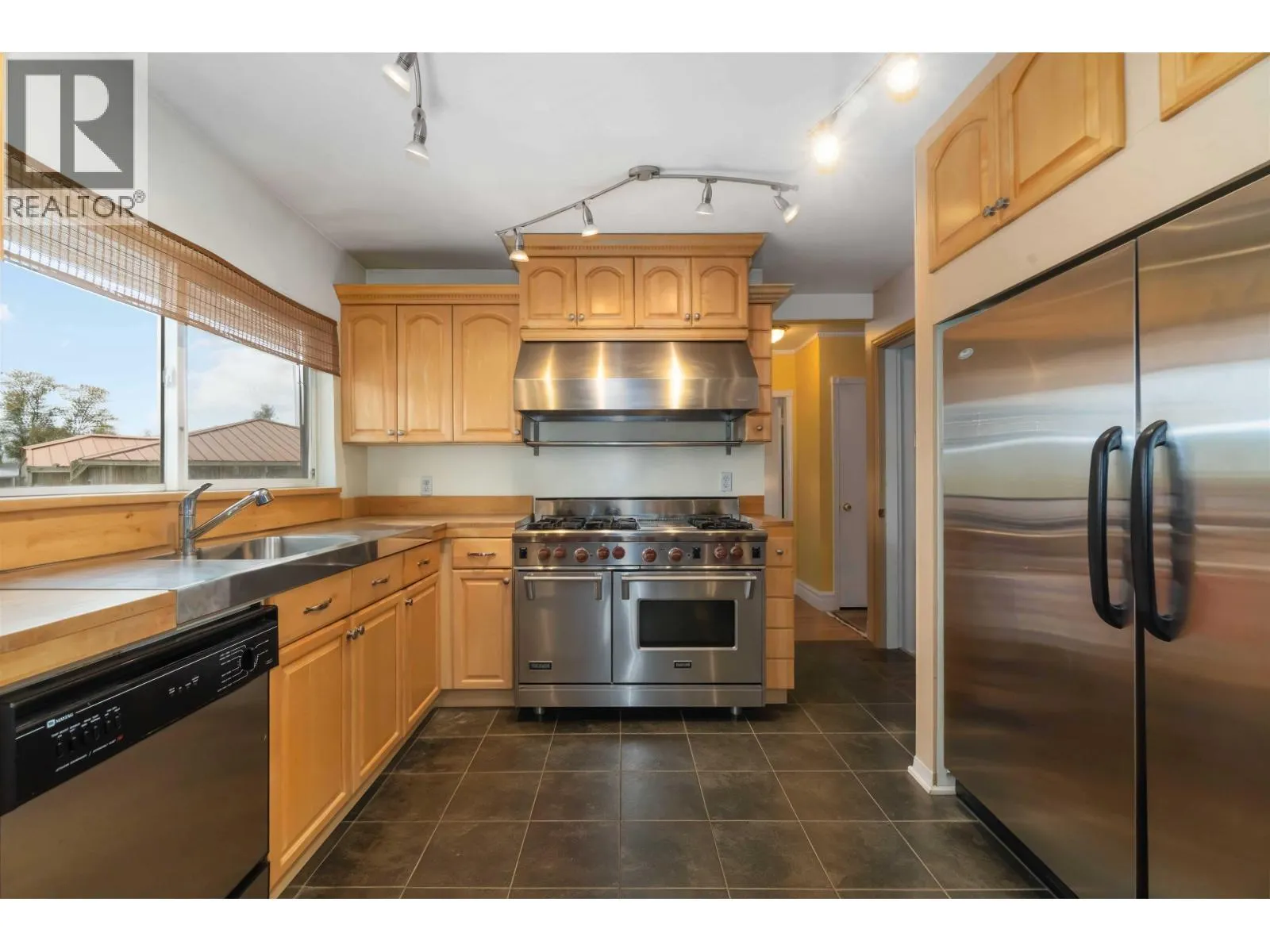 4037 NITHSDALE STREET