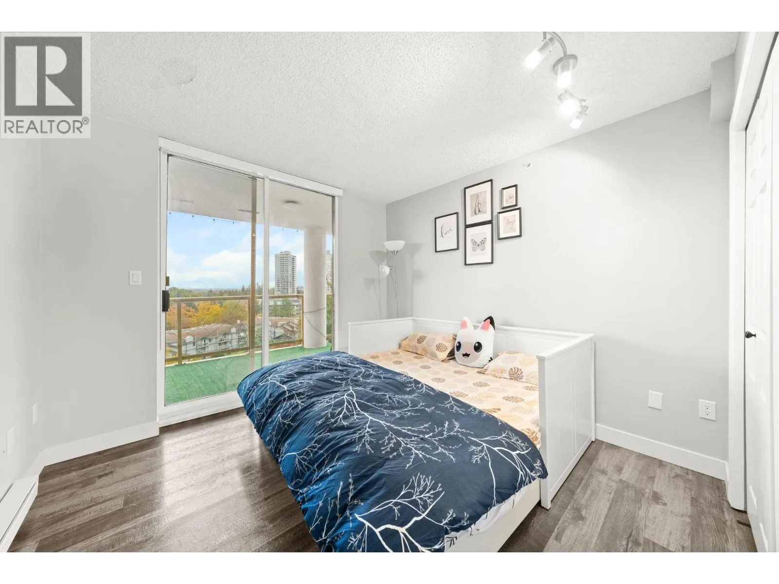 1002 1190 PIPELINE ROAD