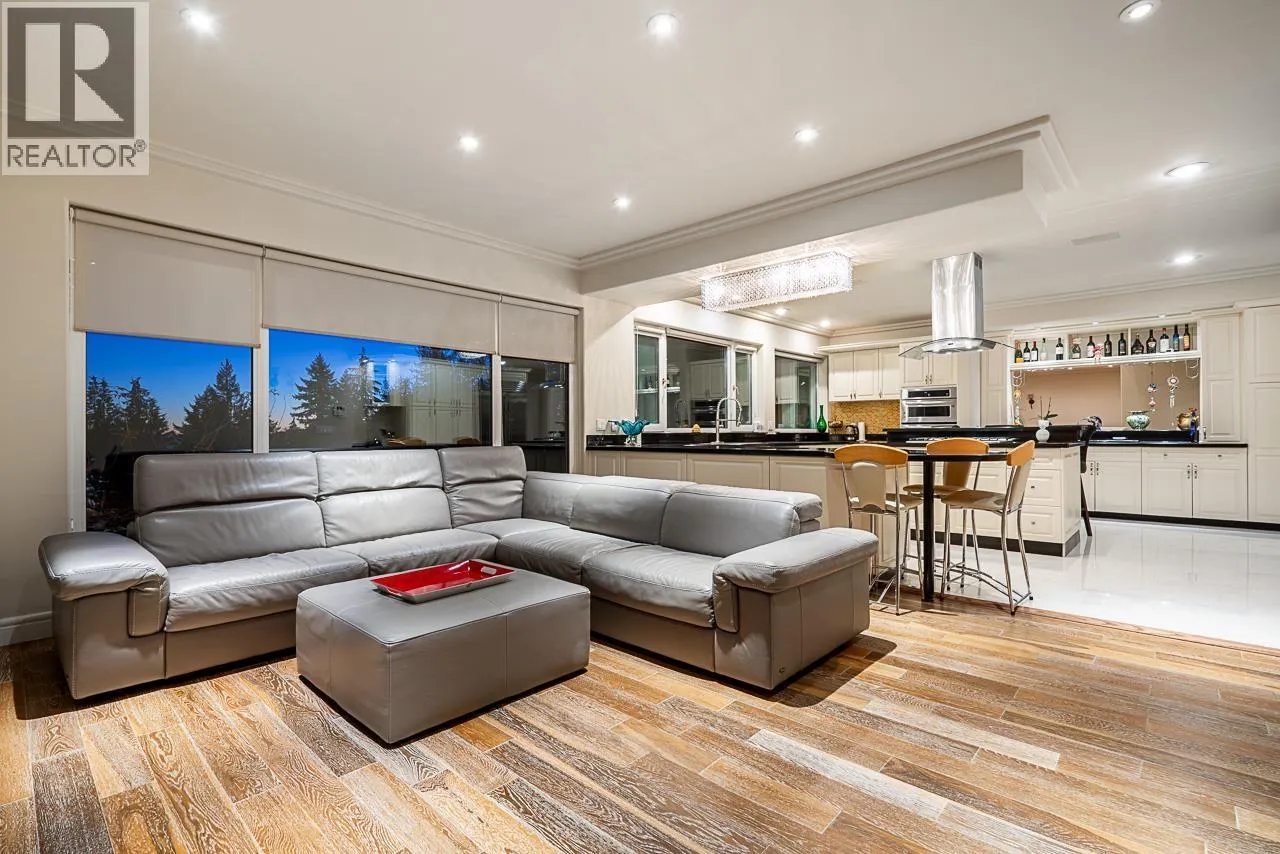 1562 PINECREST DRIVE