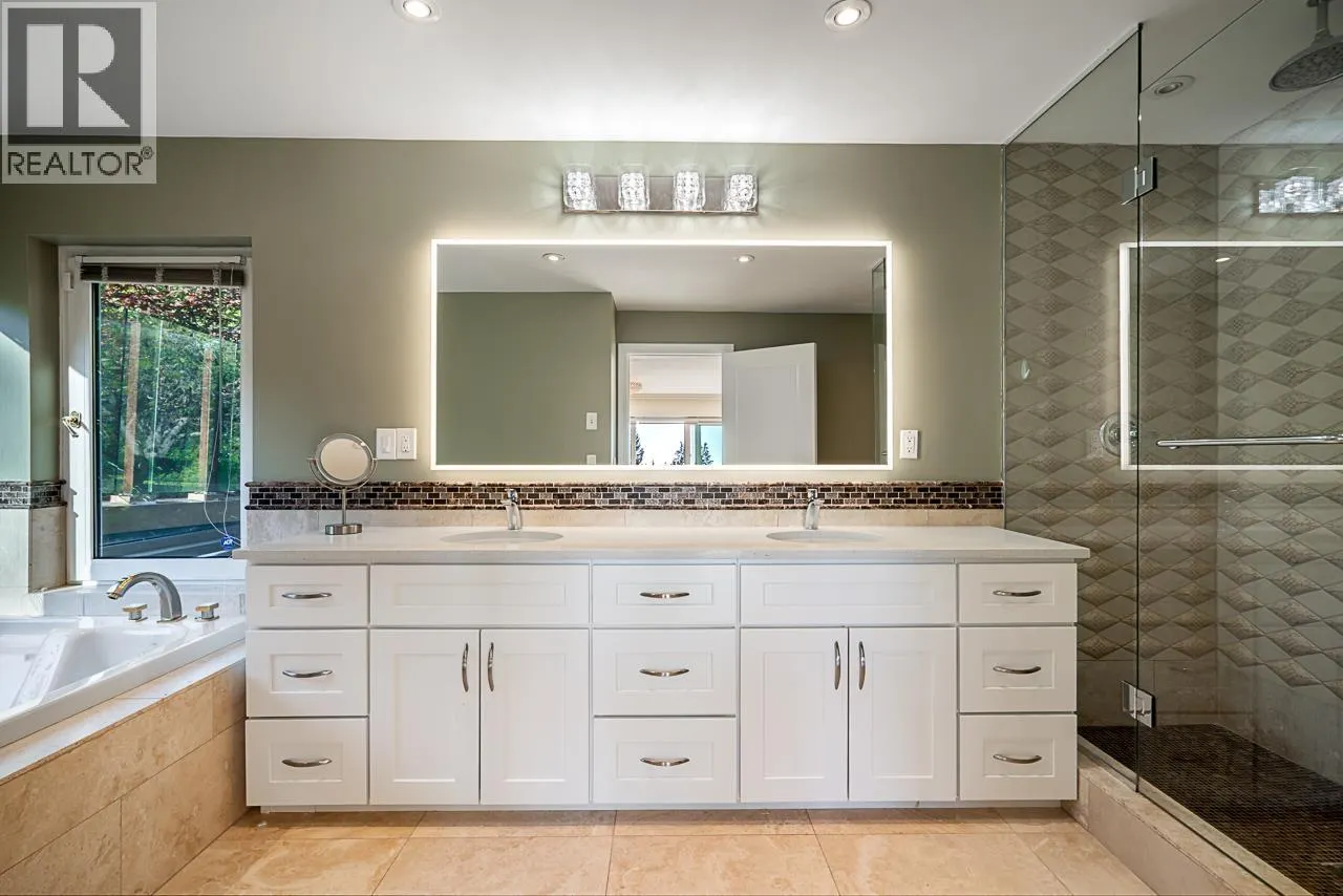 1562 PINECREST DRIVE