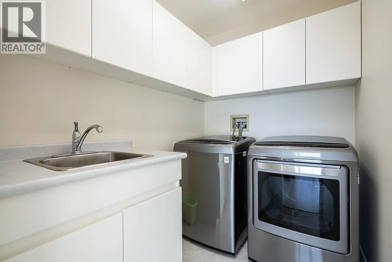 1562 PINECREST DRIVE