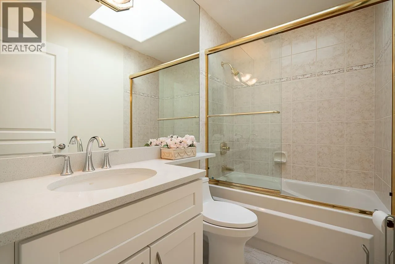 1562 PINECREST DRIVE